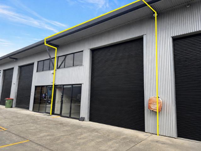 Warehouse for rent in Toombul, Queensland