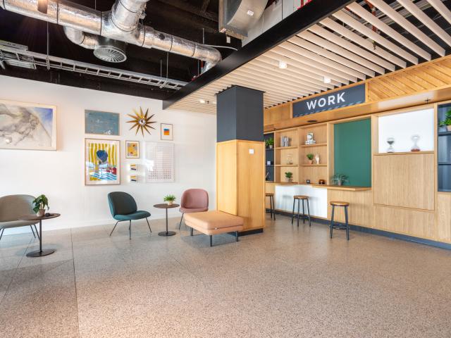 Office for rent in Malaka