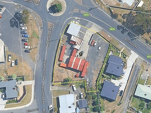 Warehouse for sale in Steppes, Central Highlands