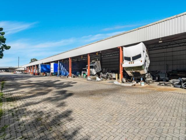 Warehouse for rent in Toombul, Queensland