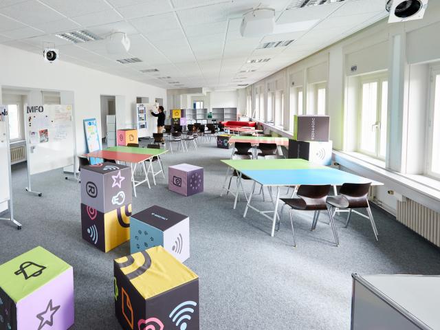 Büro mieten in Einigen, Zürich