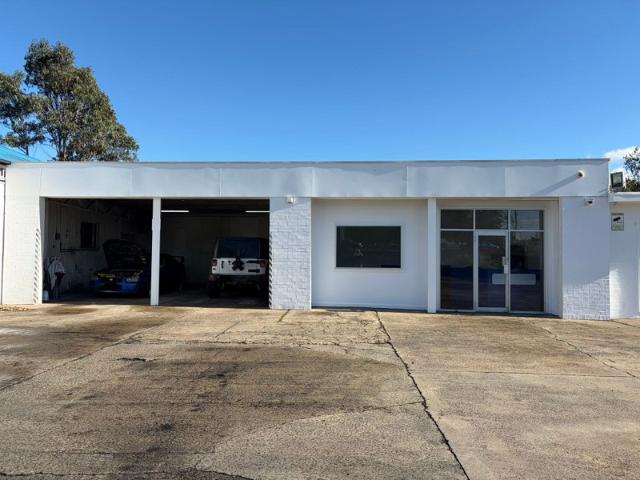 Warehouse for rent in Wollongong West, New South Wales