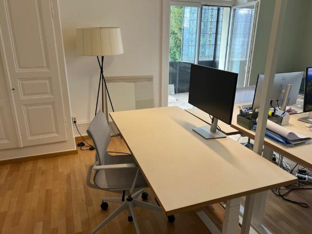 Büro mieten in Einigen, Zürich