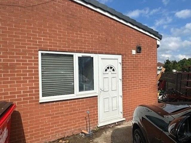 Studio for rent in West Midlands
