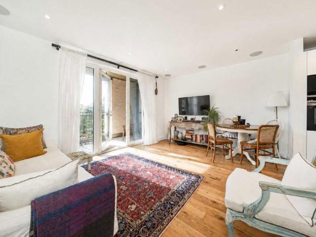 Apartment for rent in North Kensington, Greater London