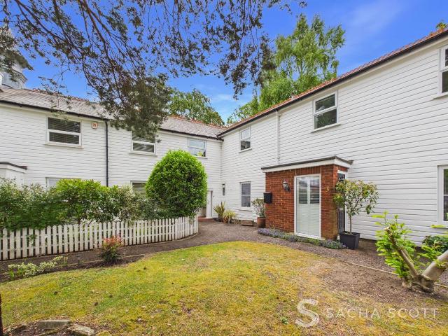 House for rent in Woodcote, Epsom