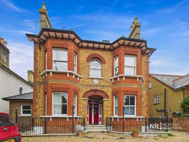 Apartment for rent in Woodcote, Epsom