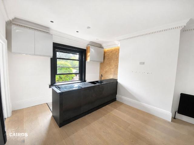 Apartment for rent in Woodcote, Epsom