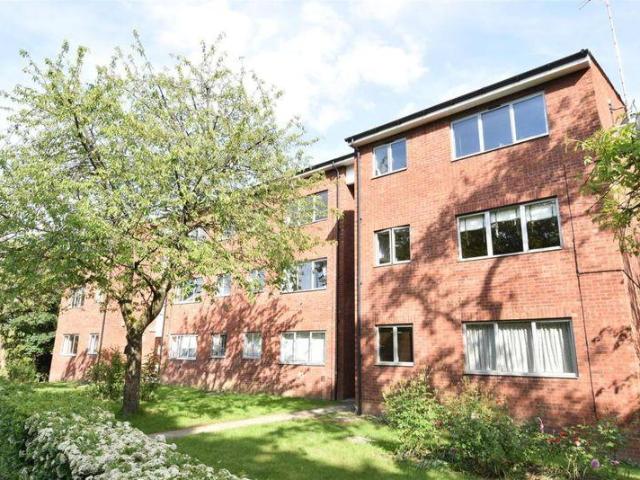 Apartment for rent in London Borough of Merton, Merton Park