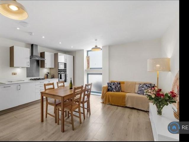 House for rent in London Borough of Merton, Merton Park