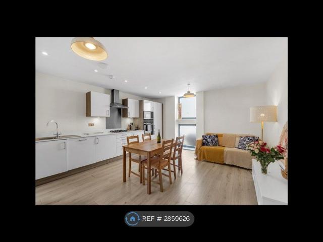 Room for rent in London Borough of Merton, Merton Park