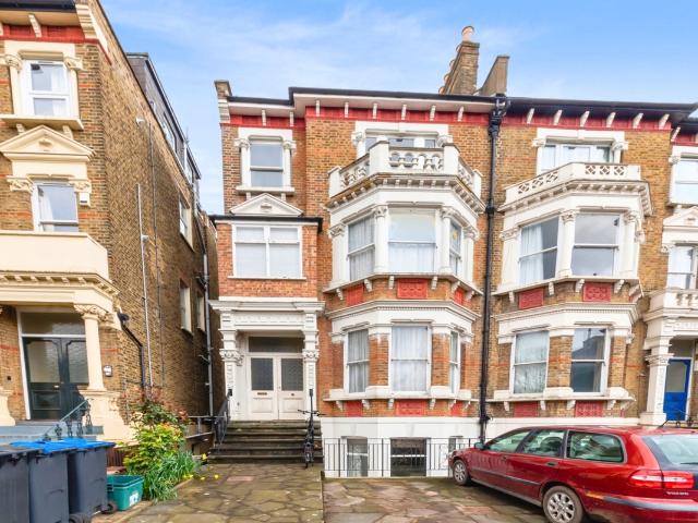 Studio for rent in London Borough of Merton, Raynes Park