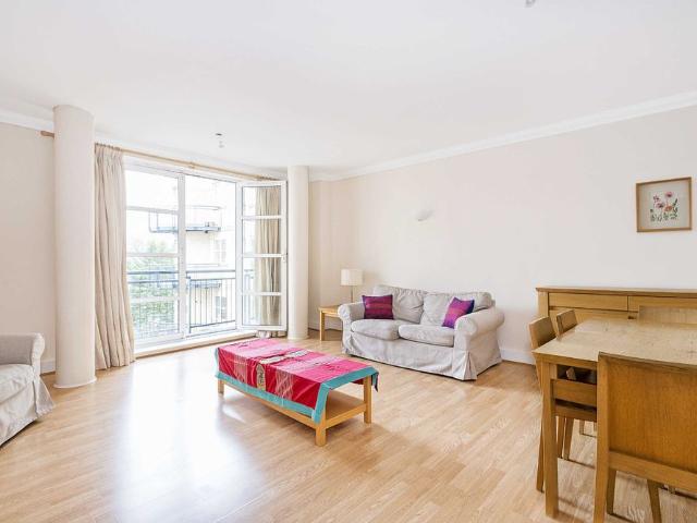 Apartment for rent in London Borough of Merton, Merton Park