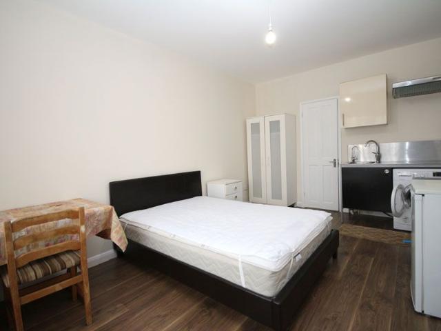 Studio for rent in London Borough of Harrow, Greater London