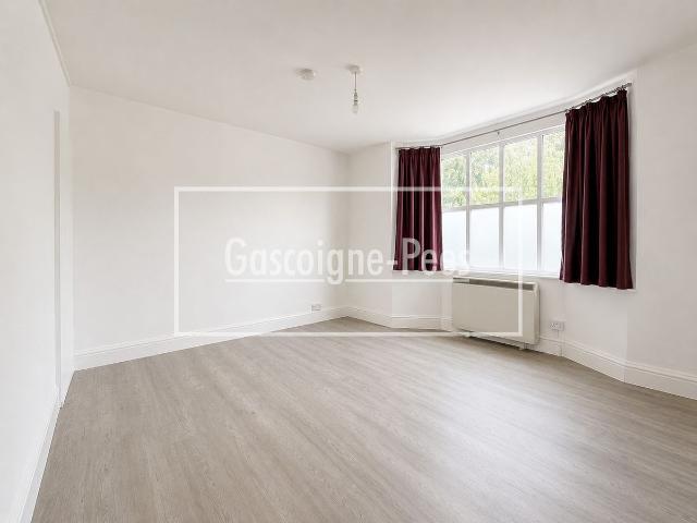 Apartment for rent in Worplesdon, Westborough