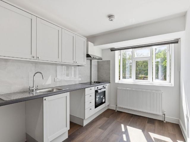 Apartment for rent in London Borough of Lewisham, Bell Green