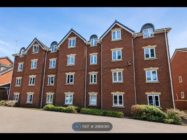 Apartment for rent in Roe Green, Salford