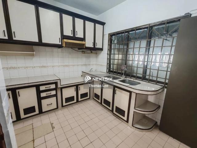 Residential House for sale in Kuching, Bahagian Kuching