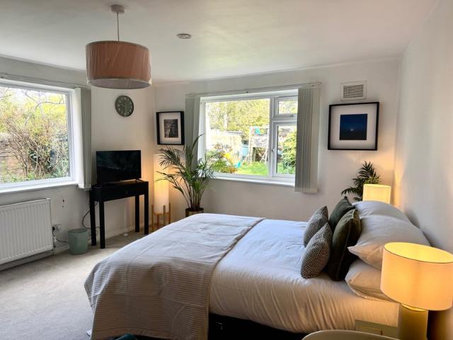 Studio for rent in Worthing, West Sussex