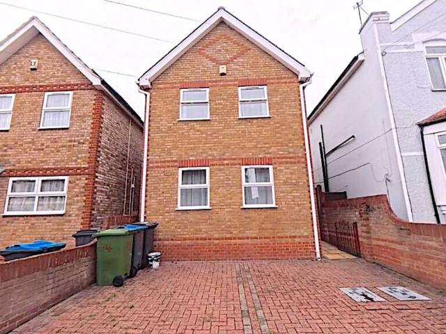 House for rent in Royal Borough of Kingston upon Thames, Greater London