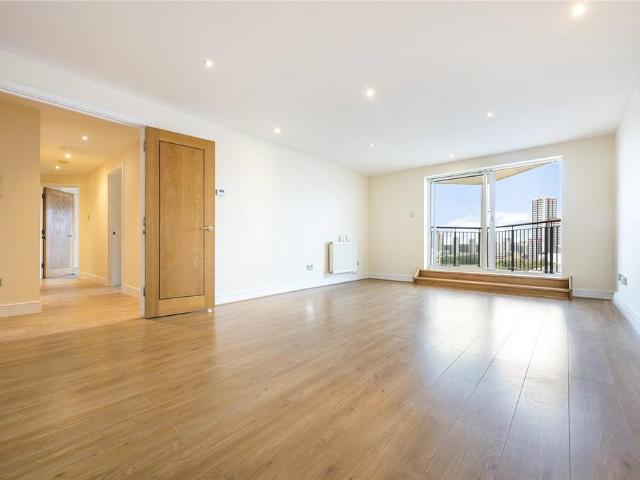 Apartment for rent in Virginia Quay, Blackwall