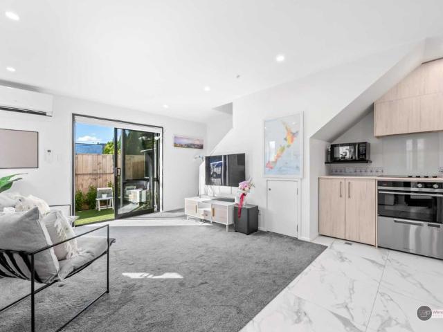 Townhouse for rent in Naenae Central, Lower Hutt