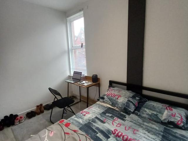 Studio for rent in Woodhouse, West Yorkshire