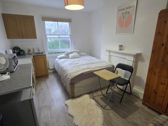 Apartment for rent in London Borough of Hounslow, Strand