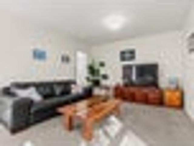 House for sale in Chaslands, Canterbury