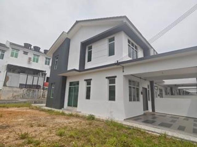 Terraced House for sale in Malaka