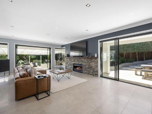 House for rent in Paremoremo