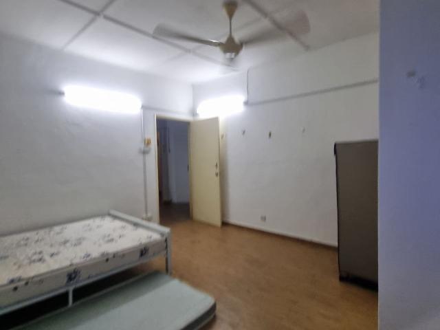Room for rent in Petaling, Alam Impian
