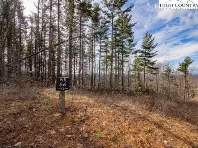 House for sale in Elk Park