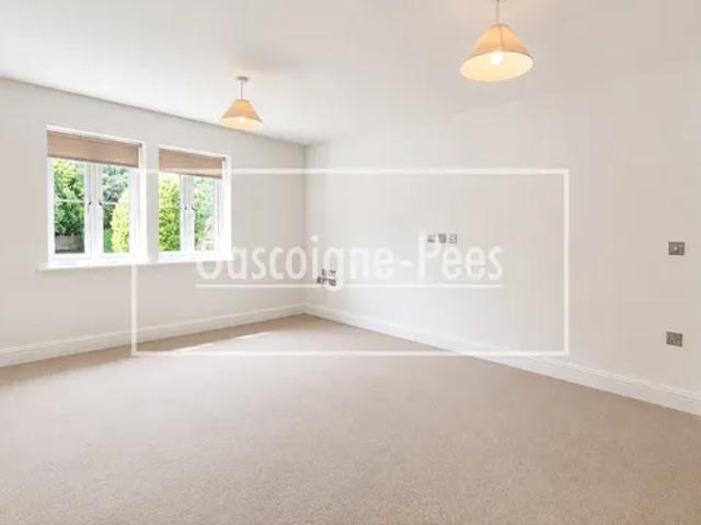 Apartment for rent in Red Hill, Surrey