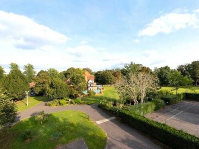 House for rent in Surrey