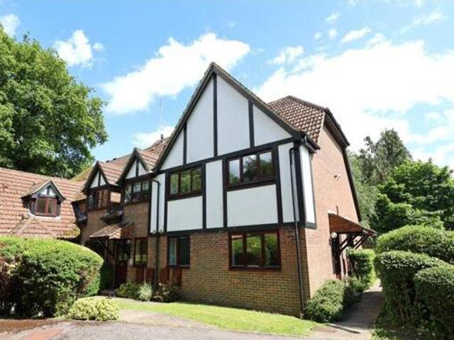House for sale in Wrecclesham, Fole