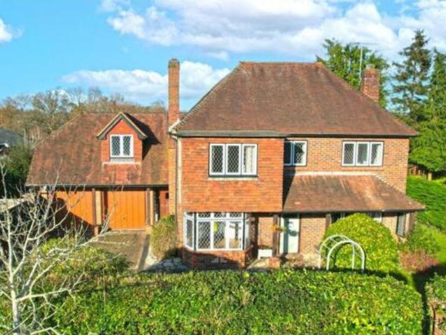 House for sale in Wrecclesham, Fole