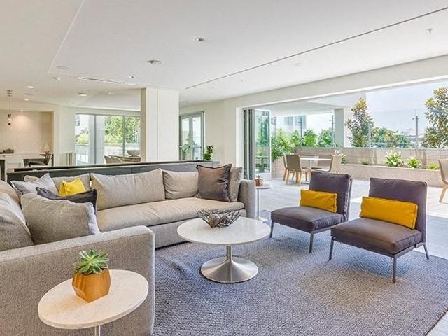 Apartment for rent in Canoga Park, California