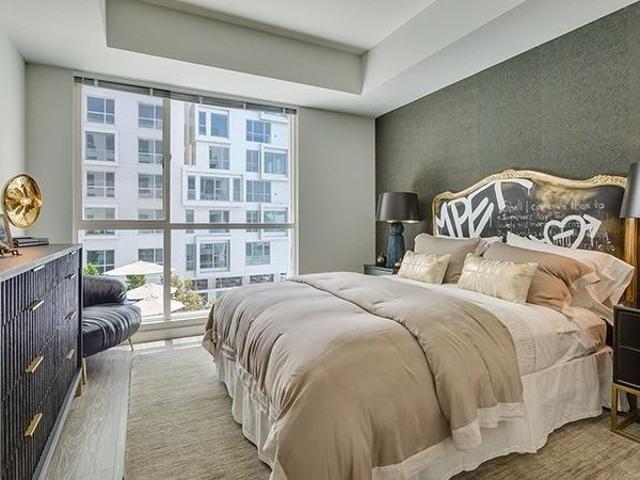 Apartment for rent in Canoga Park, California
