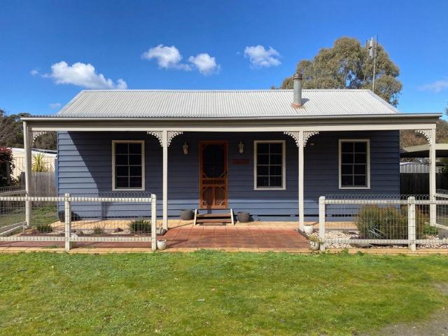 House for rent in Harcourt, Victoria