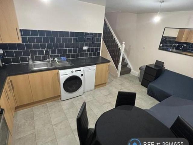 House for rent in Lanfranc Estate, Mile End