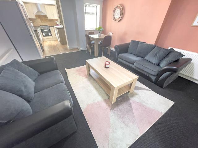 House for rent in Kensington, Calderstones
