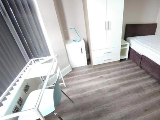 House for rent in Kensington, Calderstones