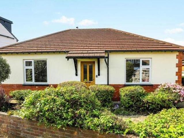 House for sale in Wrenthorpe, West Yorkshire
