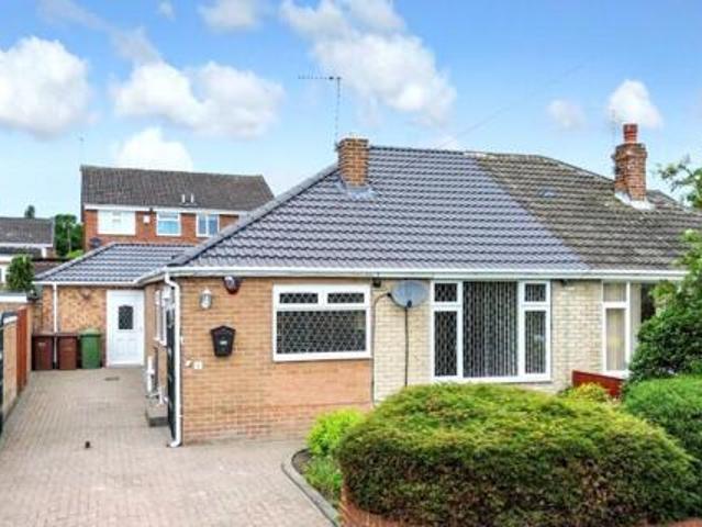 House for sale in Wrenthorpe, West Yorkshire