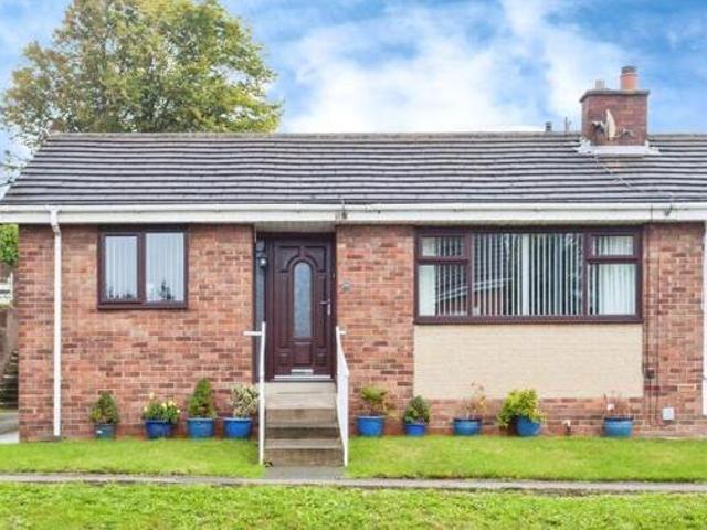House for sale in Wrenthorpe, West Yorkshire