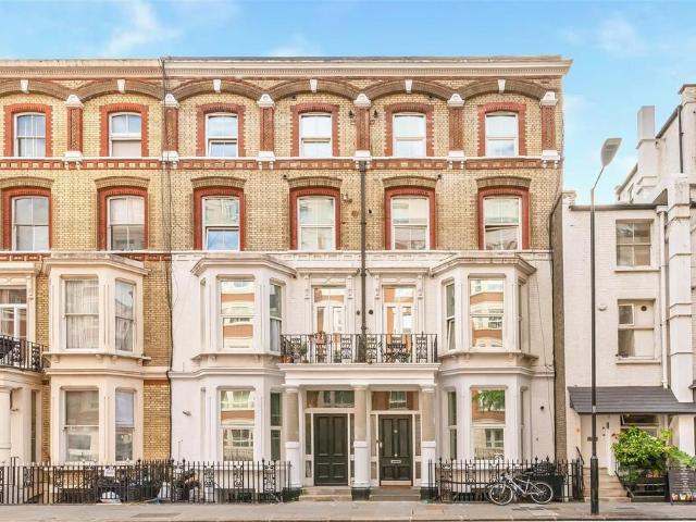 Apartment for rent in Kensington, Greater London