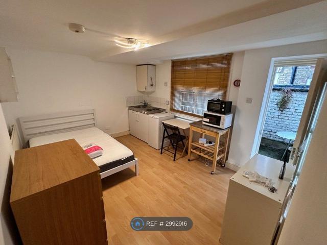 Room for rent in Kensington, Greater London