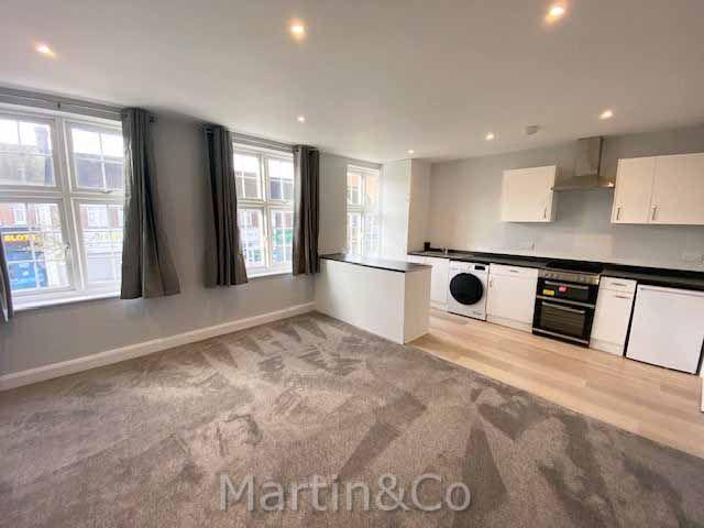 Apartment for rent in Rosehill, Greater London