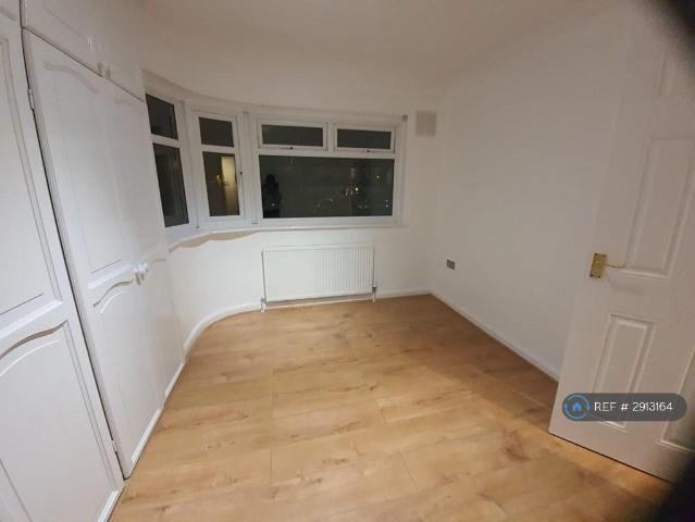 House for rent in The Wrythe, Greater London